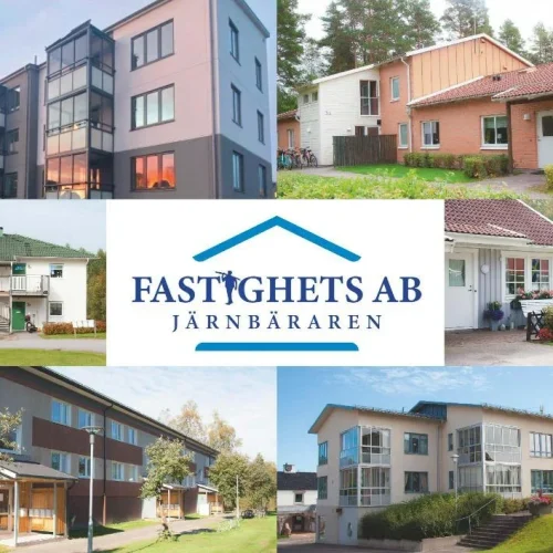 Flera bilder av olika typer av bostadshus, inklusive moderna flerfamiljshus och enskilda villor, omgivna av grönska. I mitten finns en logotyp med texten "FASTIGHETS AB JÄRNBÄRAREN". Bilderna visar en varierad arkitektur och olika landskapsinslag.